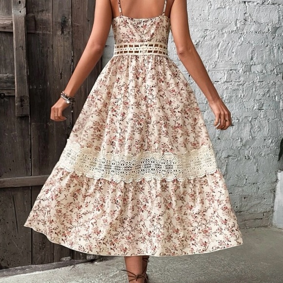 VCAY Floral Print Guipure Lace Insert Cami Dress - Picture 2 of 6